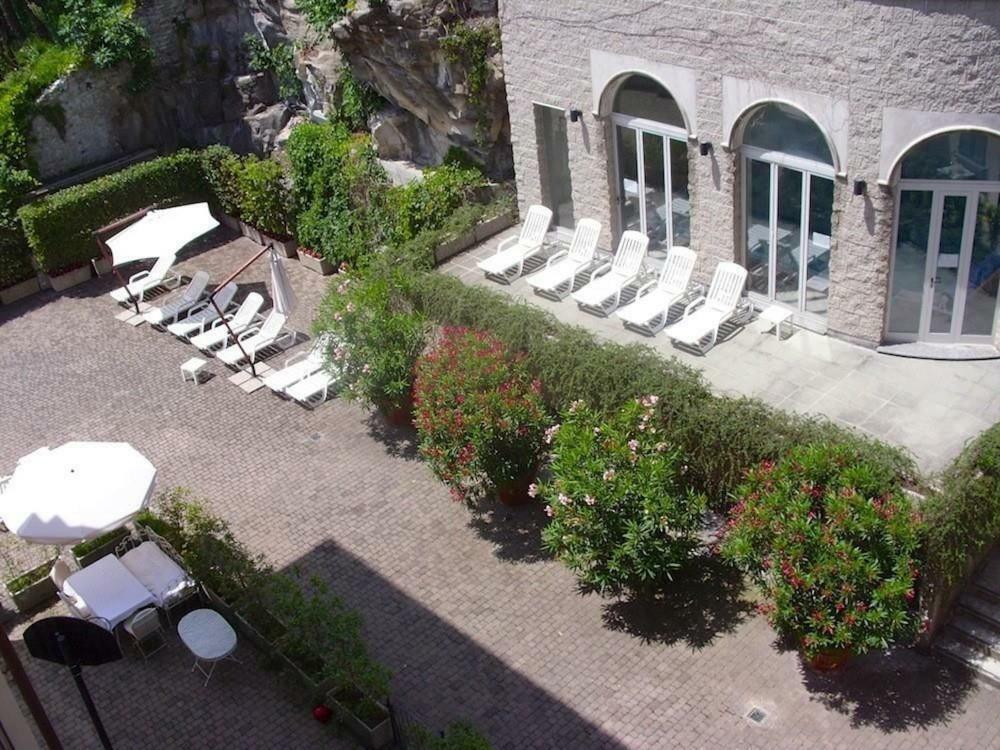 Larius Apartment Parking Carate Urio Exterior photo
